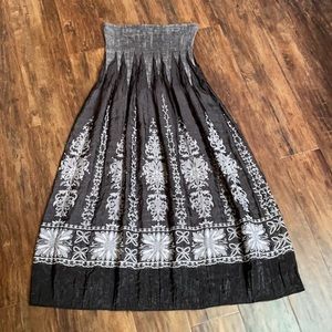 Lapis black & white strapless dress.